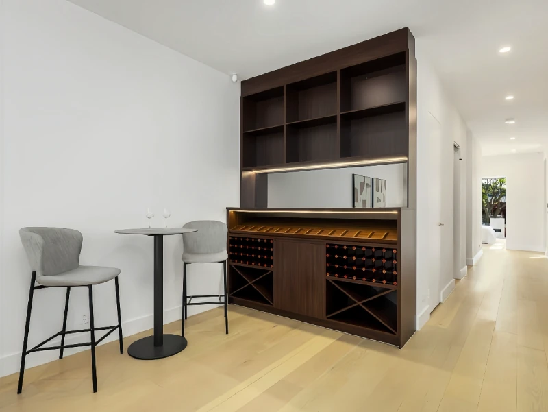 Melbourne villa built-in bar cabinet