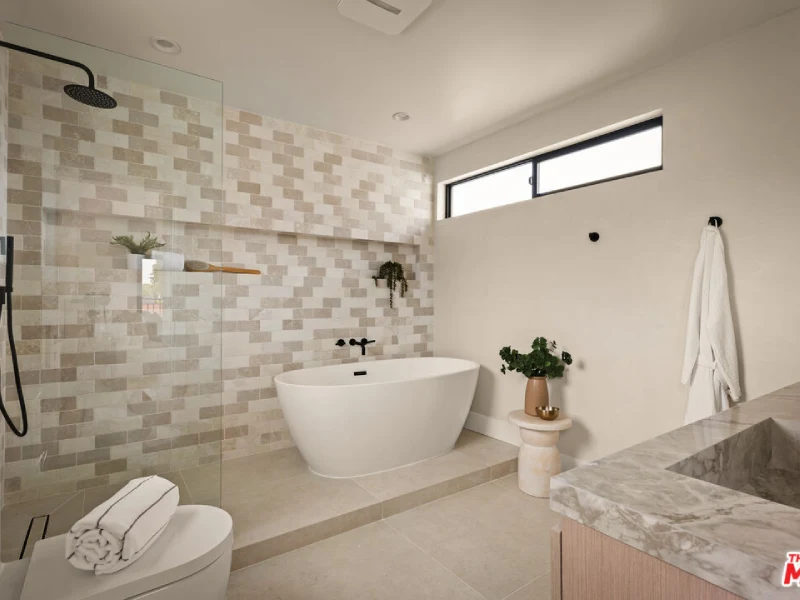 Bathroom vanity and tile finishes in USA residence